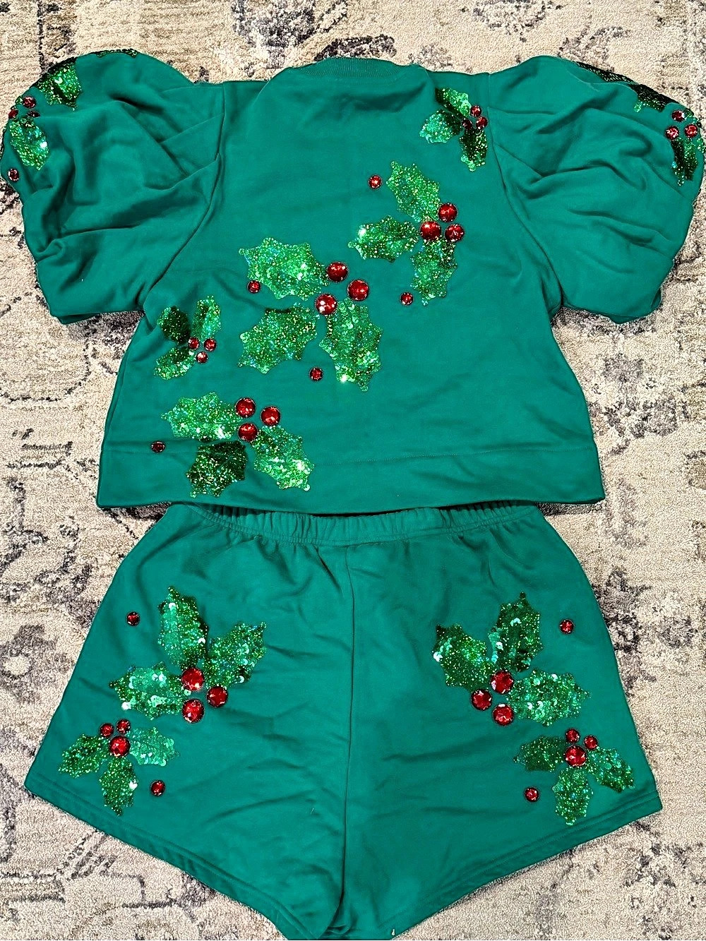 HTF QUEEN OF SPARKLES Green Holly Sequin Sweatshirt and Shorts Set Medium - Picture 2 of 4
